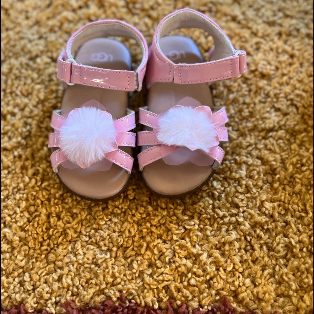 Ugg toddler Sandals
